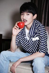 明星八卦大爆料最新王源,神秘女友身份引网友热议